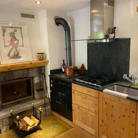 Poschiavo Maiensaess Auf 1400m 乐普斯