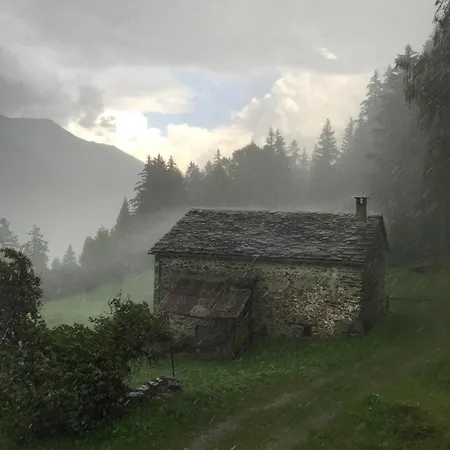 Poschiavo Maiensaess Auf 1400m 公寓 *