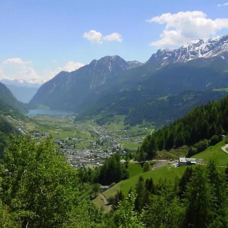 Poschiavo Maiensaess Auf 1400m Le Prese
