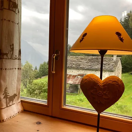 Poschiavo Maiensaess Auf 1400m Daire