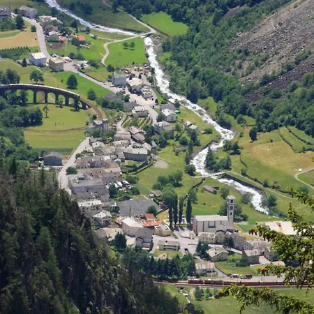 Poschiavo Maiensaess Auf 1400m Le Prese