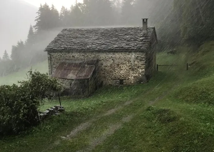 Poschiavo Maiensaess Auf 1400m